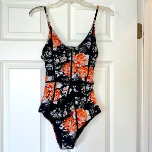 👙NWT! Black floral one piece swimsuit